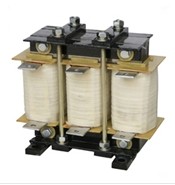 ��ѹ���ݲ��������˲��翹��